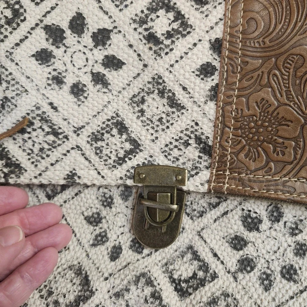 Myra Bag Spellbound Canvas Leather Earthy Hippy Messenger Bag Olive‎ Green Boho
